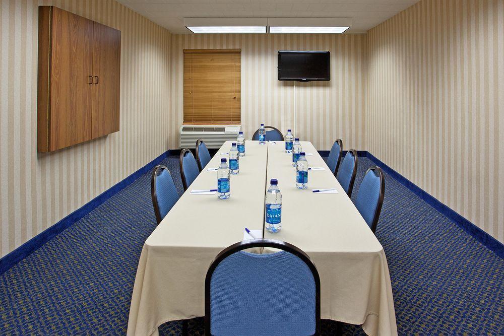 Candlewood Suites Pittsburgh-Cranberry By Ihg Cranberry Township Exterior photo